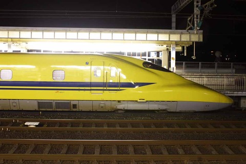 ドクターイエロー(小田原駅にて）