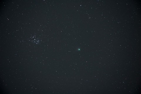 マックホルツ彗星とプレアデス星団（05-01-10）