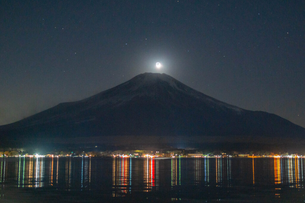 細い月