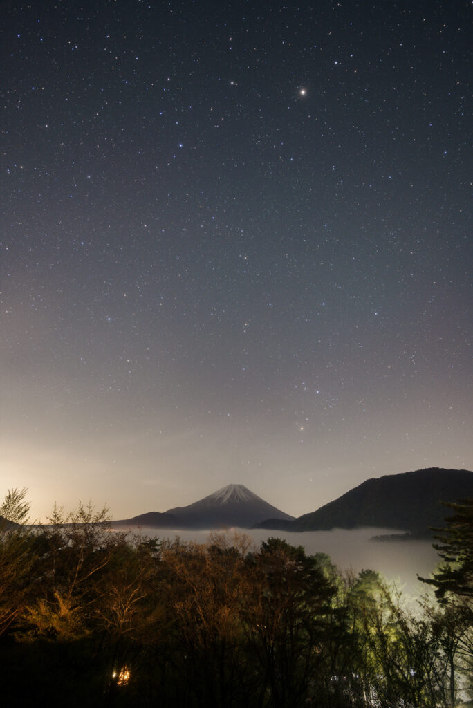 こと座流星群(本栖湖）